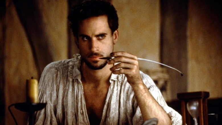 http://img3.looper.com/img/gallery/movies-that-got-history-completely-wrong/shakespeare-in-love-1998.jpg