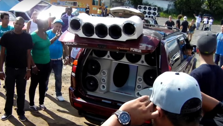 http://img3.looper.com/img/gallery/the-worst-amateur-car-customizations/super-stereo.jpg
