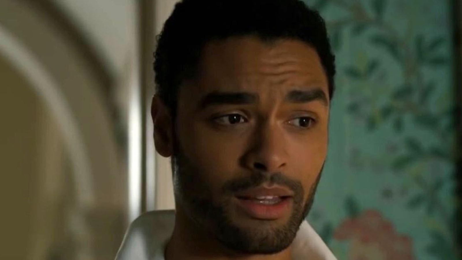 Films Et Séries Tv Avec Regé-jean Page Bridgerton Bosses Address Rege-Jean Page Not Returning For Season 2