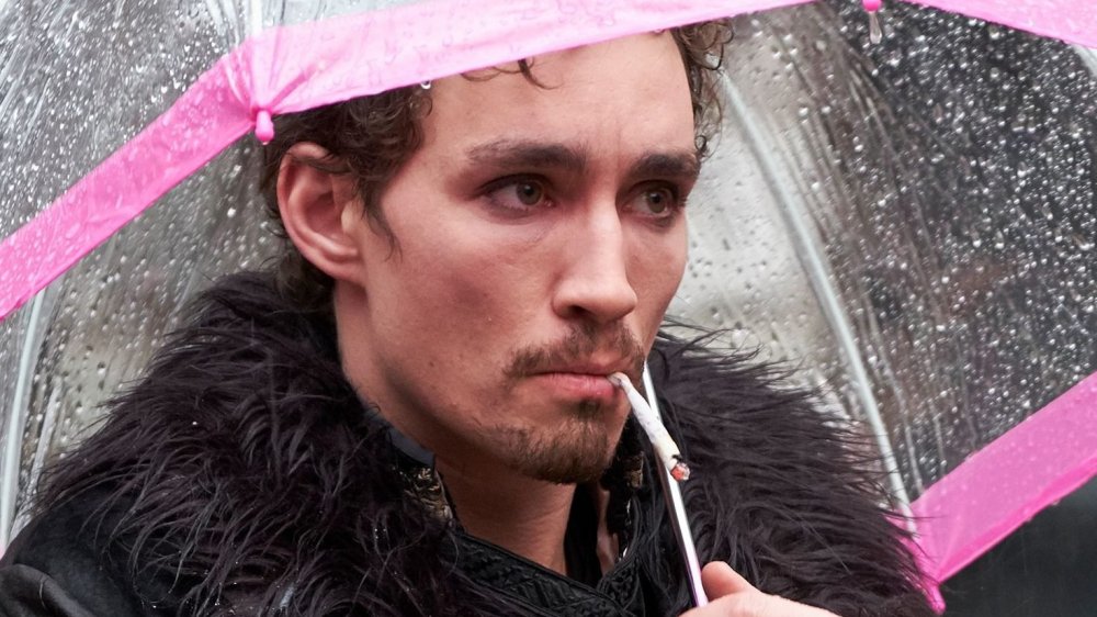 How much Robert Sheehan from Umbrella Academy is worth